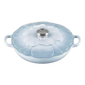 Poêle à frire peu profonde <span class=keywords><strong>en</strong></span> <span class=keywords><strong>fonte</strong></span> émaillée durable antiadhésive <span class=keywords><strong>avec</strong></span> <span class=keywords><strong>couvercle</strong></span> <span class=keywords><strong>en</strong></span> forme de pétale, poêle émaillée blanche <span class=keywords><strong>avec</strong></span> bouton doré, idéale pour un cadeau - Product Image 2