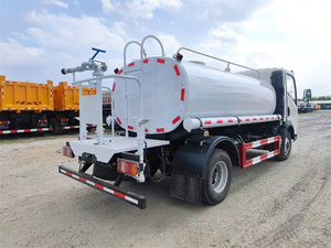 Prix promotionnel SINOTRUK HOWO 4X2 LHD 5CBM Diesel Nouveau Camion-citerne à eau manuel Euro 5 - Product Image 4