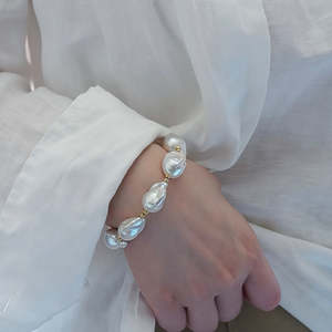 Pulsera de Perlas Naturales de Agua Dulce Barrocas Extra Grandes Hechas a Mano por WENCHI, 12-15 mm, Chapada en Cobre y Platino, Elegante Brazalete con Cuentas - Product Image 5