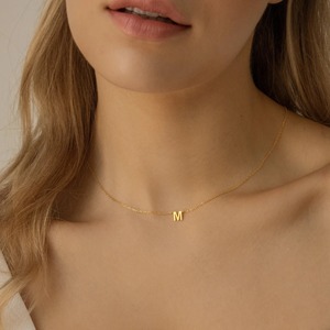 Collar con Colgante de Letras Inglesas Minimalista, Superventas, Exquisito y Compacto, Chapado en <span class=keywords><strong>Oro</strong></span>, Cadena de Acero Inoxidable - Product Image 1