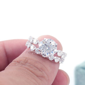 Joyería fina 10K anillos de oro blanco para parejas con corte redondo de 9mm laboratorio blanco 3CT Moissanite anillo de bodas en línea - Product Image 4