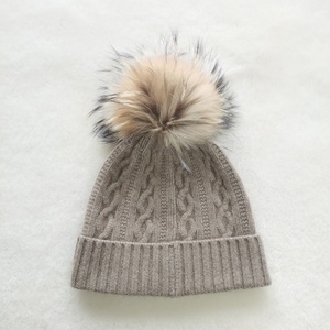 Chapeaux d'hiver en cachemire pour femmes, épaissis et chauds, avec protection des oreilles, bonnets en cachemire <span class=keywords><strong>à</strong></span> pompons, couvrant entièrement la tête, bonnets torsadés - Product Image 5