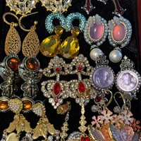 Anting-anting Stud Bola Zirkon Mewah, Bahan Paduan Seng, Potongan Asscher, Lapisan Emas, Gaya Vintage, Grosir OEM ODM Wanita
