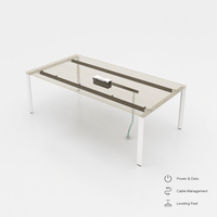 Petite table de conférence pour 4 personnes, salle de réunion