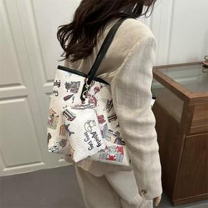 Bolso tote con estampado de paisaje urbano y bolsa a juego, bolso de hombro con ilustración de viaje vintage para mujer - Product Image 1