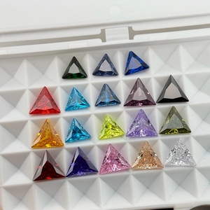 Pierre de zircone cubique synthétique de forme triangulaire, 3x3 mm à 12x12 mm, couleurs mélangées, pierres précieuses CZ 5A - Product Image 3