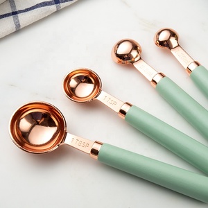 Bộ Cốc Và Thìa Đo Tay Cầm Bằng Gỗ 8 Chiếc Bán Chạy Nhất Với Mạ Đồng - Product Image 3