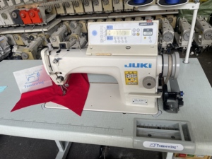 Machines à coudre d'occasion Juki-DDL 8700-7 du Japon, prix compétitif, coupe-fil automatique, releveur de pied, machines industrielles pour l'habillement et le textile - Product Image 1