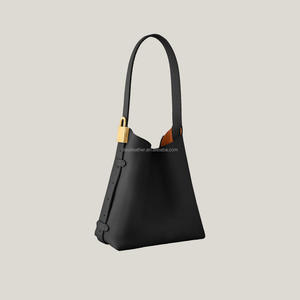 Unique Design Custom Pu Leather Women's Casual Tote <b>Handbags</b> with Zipper Closure and <b>Chains</b> Waterproof Fashion Shoulder Bag - Product Image 1