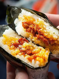 Onigiri Triangular Picante Halal Congelado al por Mayor, Listo para Comer, Bocadillos Asiáticos, Bola de Arroz Instantánea para Adultos, Bolsa para Tiendas de Conveniencia - Product Image 3