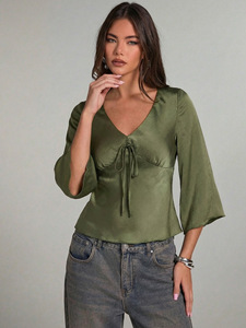 Blusa de Mujer con Cuello en V, Manga Pagoda con Cordones, Color Negro, Sexy, Cintura Fruncida, Casual, de Oficina, Moderna, Sólida, Transpirable, Holgada, para Verano - Product Image 3