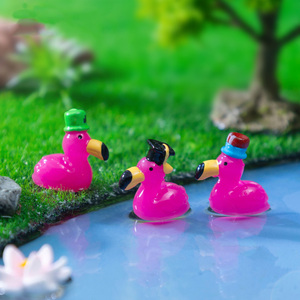 5 estilos lindo sombrero pequeño flamencos para ocultar Rosa Mini resina flamenco patos figuritas para jardín de hadas casa de muñecas paisaje en miniatura - Product Image 4
