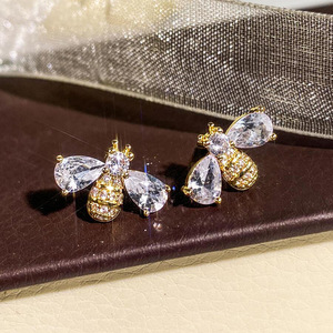 Orecchini a Goccia a Forma di Ape per Donne, Design Dolce e Carino, Accessori Femminili per Uso Quotidiano - Product Image 3
