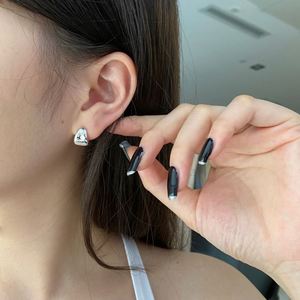 Pendientes de Plata de Ley 925 con Diseño Minimalista Dylam, Joyería Fina para Mujer, Forma de Corazón con Superficie Ancha Cóncava-Convexa Irregular - Product Image 6