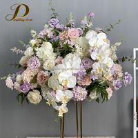 Handgemaakte kunstbloemenbal arrangement op maat, roze bruiloft tafeldecoratie voor evenementen en ceremonies