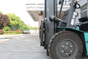 צד משנה מלגזה מצולבת צד משמרת צד הידראולי מותאם אישית מצורף משמרת הובלה מלגזה <span class=keywords><strong>1</strong></span> 2 3 4 <span class=keywords><strong>5</strong></span> טון ce iso - Product Image 5