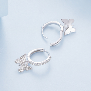 Pendientes de Aro de Aleación Plateada con Dije de Mariposa y Cristales de Estrás, Joyería de Moda para Mujer, Regalo - Product Image 4