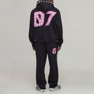 Sudadera con Capucha y Pantalones Deportivos con Estampado de Grafiti Negro, Conjunto Deportivo de Dos Piezas Personalizado para Hombre - Product Image 2