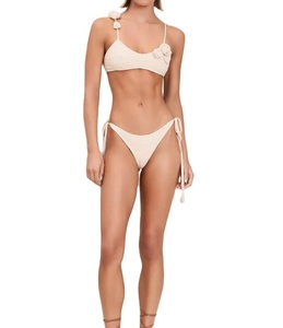 Conjunto de Bikini de Dos Piezas con Flores 3D Tejidas a Crochet, Hecho a Mano, con Logotipo Personalizado OEM, Ligero, de Secado Rápido, con Lazos Laterales y Corte Alto, Traje de Baño para Mujer - Product Image 1