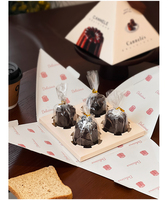 Boîte alimentaire de luxe personnalisée en forme de pyramide, emballage de dessert haut de gamme recyclable avec poignée en ficelle pour les cadeaux de mariage