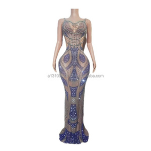 Vestido largo de lujo Banxing con cadena, sexy, con tirantes, escote en V profundo y aberturas, ideal para anfitrionas de reuniones anuales y desfiles de moda. - Product Image 1