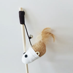 Factory Supply Umwelt freundliche Katze Teaser Stick Lustige interaktive Holz Haustier Spielzeug für Kätzchen Teaser Feder spielzeug - Product Image 5
