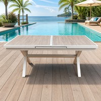 Table à manger extensible d'extérieur avec structure en aluminium, design moderne et durable pour villa