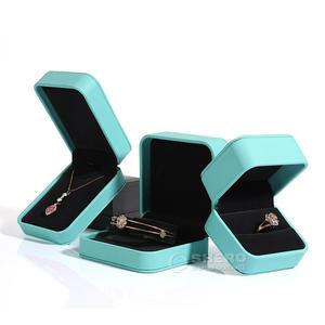 Custom Packaging <b>Gift</b> <b>Box</b> Luxury Pu Leather Jewelry <b>Box</b> <b>Earrings</b> Ring Necklace Pu Leather Jewelry <b>Box</b> Set in Green - Product Image 4