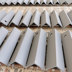 Ángulos de Acero Iguales 50x50 40x40 Serie Q195 Q420 Estándar GB Galvanizados en Caliente para Construcción - Product Image 1