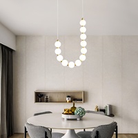 Entrée nordique chambre moderne salle à manger villa hôtel lustre de luxe personnalisé forme de boule acrylique collier de perles lustre