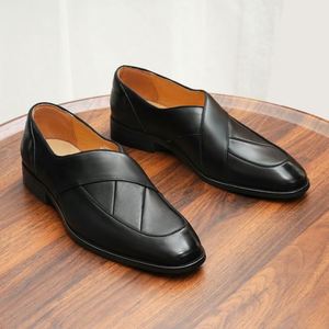 Chaussures Oxford décontractées à bout pointu, respirantes, antidérapantes, en cuir véritable, de grande taille, fabriquées à la main, au design nouveau et tendance - Product Image 3