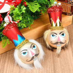 Adorno Navideño Colgante de Cristal Pintado a Mano con Acabado Brillante, Forma de Papá Noel y Cascanueces, Escena de Árbol de Navidad - Product Image 4