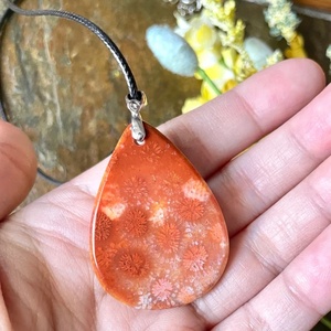 Grosir liontin kristal batu alam giok karang kuning merah liontin kristal batu akik kerajinan kristal lainnya untuk dipakai - Product Image 2