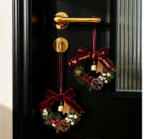 Décoration de Noël suspendue : Clochette de Noël, Nœud de Noël, Couronne de Noël à suspendre au bouton de porte avec pomme de pin de Noël - Product Image 3