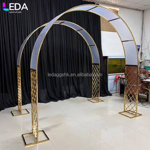 อุปกรณ์จัดงานแต่งงาน LEDA รุ่นใหม่ล่าสุด ฉากหลังโลหะรูปโค้งสีทองแบบฉลุลาย - Product Image 2