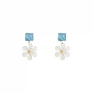 Boucles d'oreilles carrées transparentes bleues en résine océanique pour femme, esthétique végétale blanche, style insulaire - Product Image 5