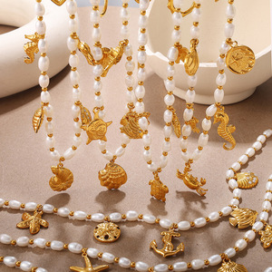 สร้อยคอจี้รูปสัตว์ทะเลประดับมุกน้ำจืด ชุบทอง 18K สร้อยคอแฟชั่นสำหรับผู้หญิง มุกสีขาว รูปทรงสัตว์ สไตล์โบฮีเมียน - Product Image 1