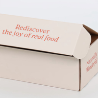 Boîte d'expédition en carton blanc avec insert personnalisé, estampage à chaud, pour abonnement et cadeaux d'anniversaire, vente directe usine