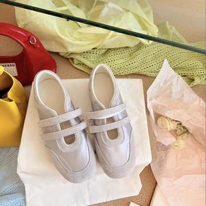 Zapatos de mujer de nuevo estilo, versátiles, planos, casuales, tipo Mary Jane, para primavera y verano. - Product Image 2