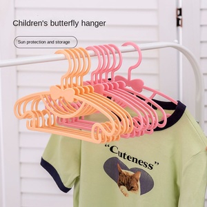 Cintre en plastique antidérapant de petite taille pour enfants, support multifonctionnel pour vêtements de bébé et articles ménagers - Product Image 2
