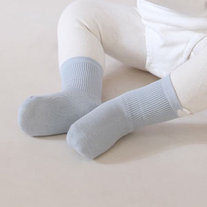 <span class=keywords><strong>Lot</strong></span> <span class=keywords><strong>de</strong></span> 3 paires <span class=keywords><strong>de</strong></span> chaussettes pour nouveau-nés, printemps-automne, chaussettes bébé en coton doux sans coutures, chaussettes mignonnes à motifs <span class=keywords><strong>de</strong></span> dessins animés pour bébés garçons et filles, 1-3 ans - Product Image 6