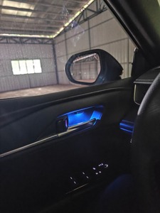 Pour Toyota Camry 9ème génération : Lampe LED de poignée de <span class=keywords><strong>porte</strong></span>, éclairage d'ambiance de console centrale, lampe d'ambiance <span class=keywords><strong>intérieure</strong></span> monocolore automatique - Product Image 4