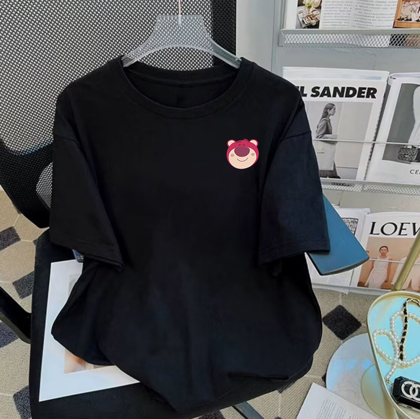 Piccolo orso rosa nero