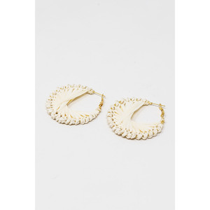 Orecchini Rotondi Intrecciati Color Crema con Motivo Intrecciato - Product Image 4