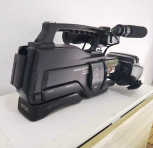 Cámara de mano AVCHD HXR-MC1500C original usada para bodas y eventos - Product Image 2