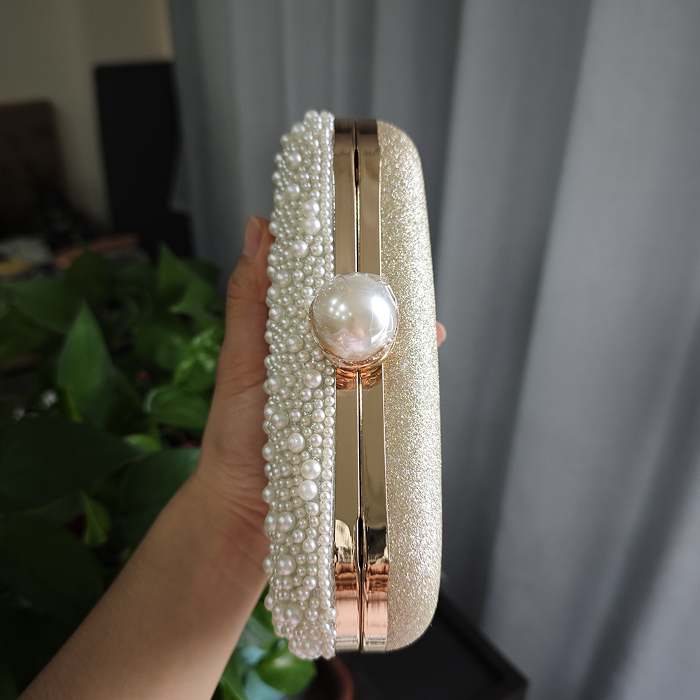 clutches zara
