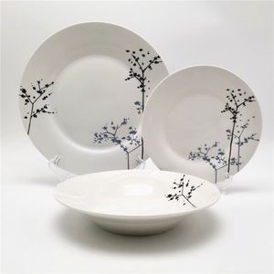 <span class=keywords><strong>Service</strong></span> de vaisselle en <span class=keywords><strong>porcelaine</strong></span> de <span class=keywords><strong>luxe</strong></span> de qualité pour 6 plats ronds, assiettes avec décalcomanie - Product Image 1