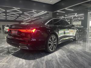 รถยนต์มือสอง ออดี้ เอ6แอล ปี 2021 เครื่องยนต์ 2.0T เทอร์โบ <span class=keywords><strong>45TFSI</strong></span> ควอทโตร ขับเคลื่อน 4 ล้อ ภายในหุ้มหนังสีเข้ม เบาะนั่งแบบปรับอุณหภูมิ หลังคาซันรูฟแบบพาโนรามา ฝากระโปรงท้ายเปิด-ปิดอัตโนมัติ - Product Image 4