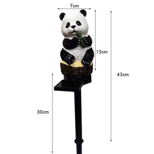 Lampe solaire en résine en forme de panda, LED, étanche, pour décoration de jardin, à piquer dans le sol - Product Image 3