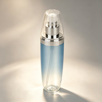 Flacon de lotion cosmétique en PET cylindrique de luxe 30g/100ml/150ml avec pompe pulvérisatrice, col en aluminium doré, estampage UV/or, logo personnalisé
